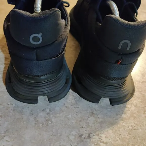 OnCloud CloudNova Men's Size 12 Running Sneakers 26.99822 Black Athletic *Flaws