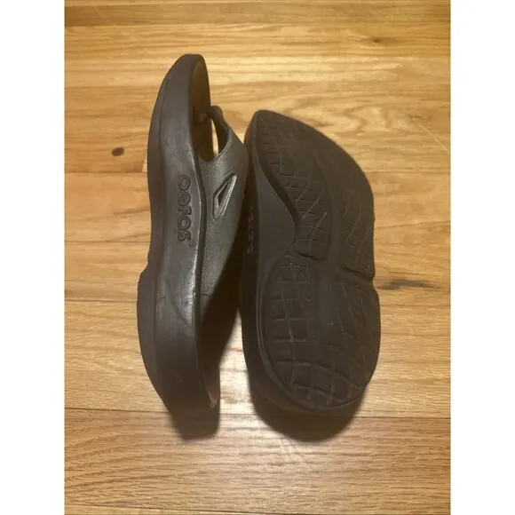 OOFOS Black Flip Flop Thong Sandals Size EU 40 US Men's 7 Women's 9