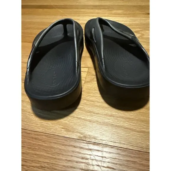 OOFOS Black Flip Flop Thong Sandals Size EU 40 US Men's 7 Women's 9