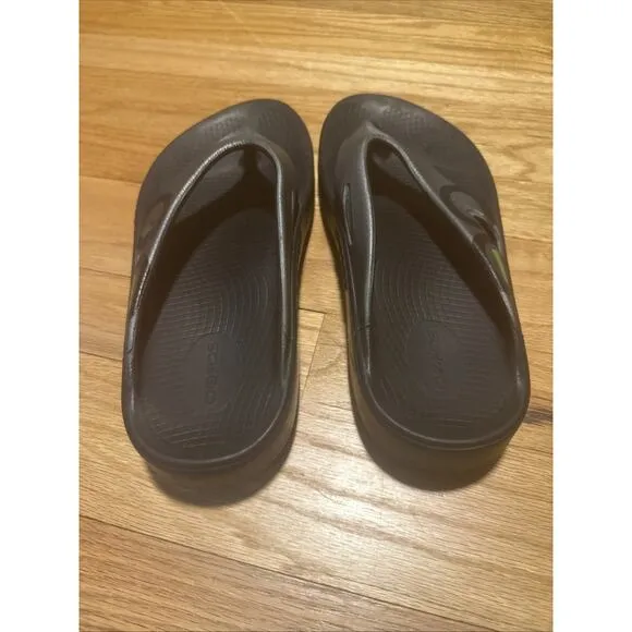 OOFOS Black Flip Flop Thong Sandals Size EU 40 US Men's 7 Women's 9