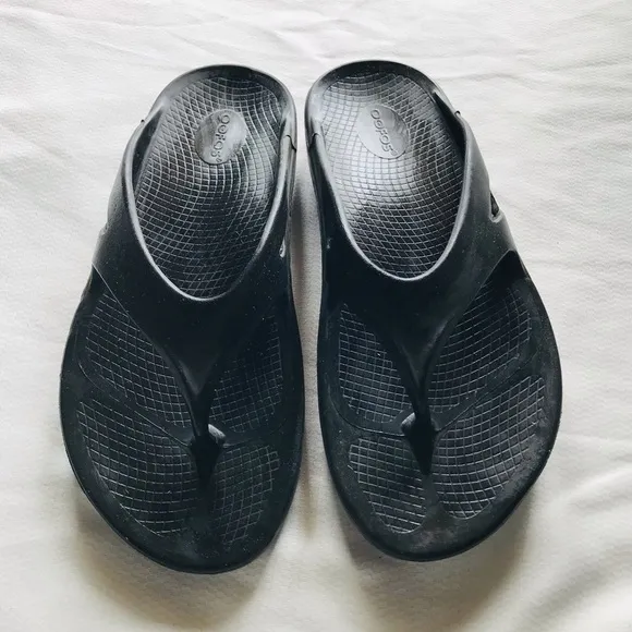 OOFOS Men's Black Sandals