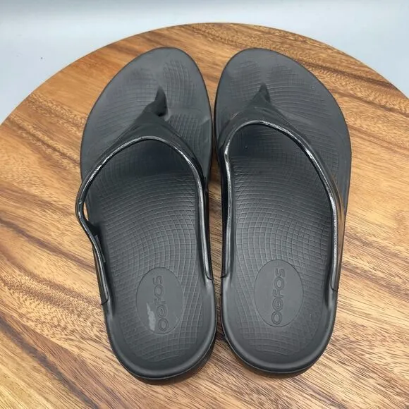 OOFOS OOLALA Sandals Womens Size 10 Black Patent Luxe Flip Flop Thong Recovery