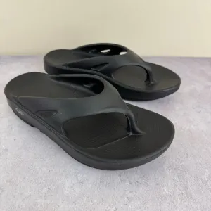 OOFOS OOlala Sandals Women's Size 7 Recovery Flip Flops Black Comfort Beach