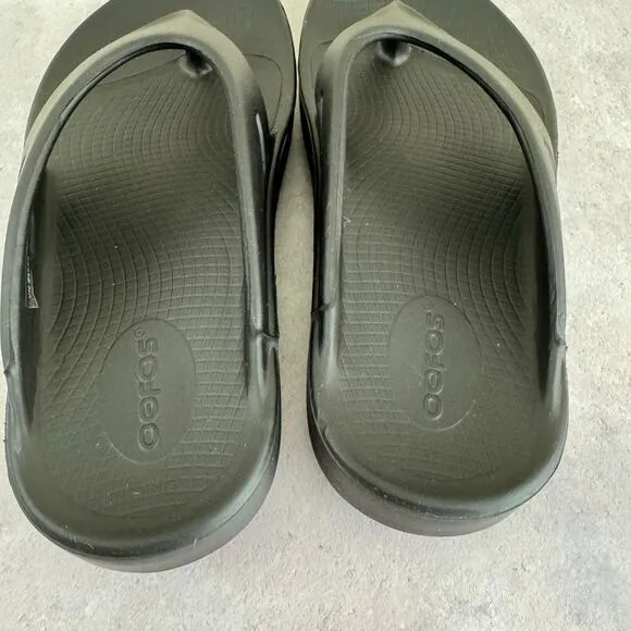 OOFOS OOlala Sandals Women's Size 7 Recovery Flip Flops Black Comfort Beach
