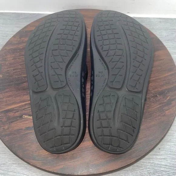 Oofos Oolala Flip Flop Recovery Black Thong Sandals Women’s Size 6 Slip Comfort