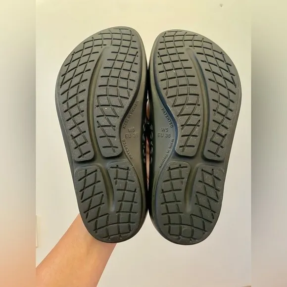 OOFOS Womens OOlala Slide Sandals | Size 5 (EU 36)