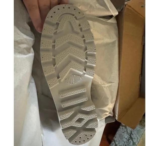 PALLADIUM Baggy Titanium High Rise Shoe US Mens 10 / Euro 43 New in Box MSRP $80