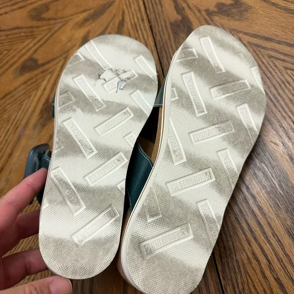 PIKOLINOS Green Sandals with Adjustable Straps and Cushioned Footbed