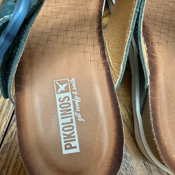 PIKOLINOS Green Sandals with Adjustable Straps and Cushioned Footbed