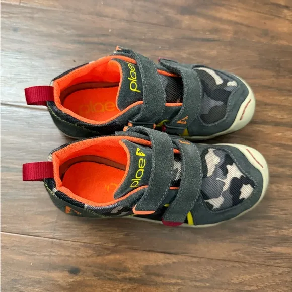 Plae Ty Raven Kids Shoes in Camo and Orange-Size 11.5