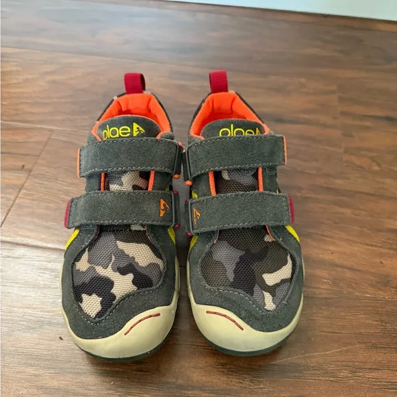 Plae Ty Raven Kids Shoes in Camo and Orange-Size 11.5
