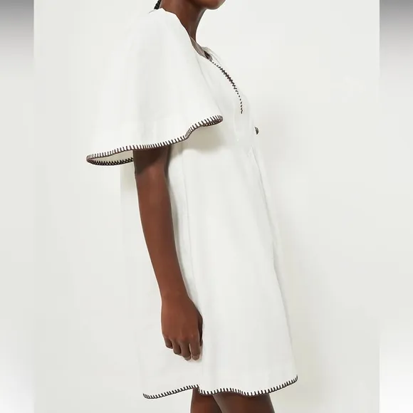 POMANDER PLACEWhite Stitch Finley Flutter Sleeve Dress