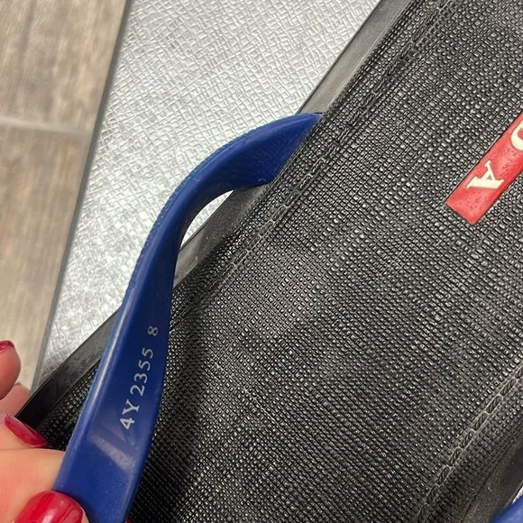 PRADA Navy Blue Rubber Flip Flops Sandals US 8 GREAT CONDITION