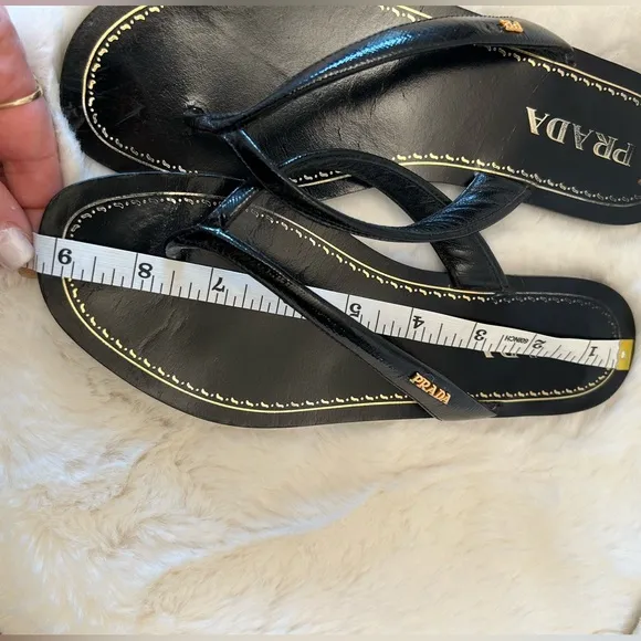 Prada Women's Black flip flop Sandals Sz-36 (5-1/2-6)   N