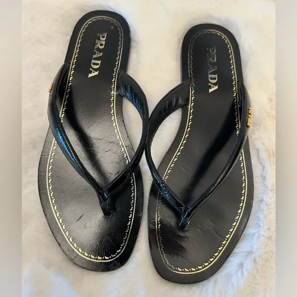 Prada Women's Black flip flop Sandals Sz-36 (5-1/2-6)   N