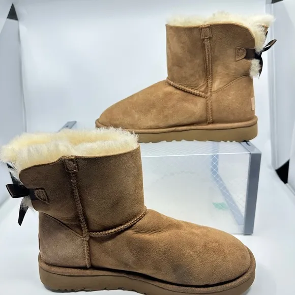 Preowned UGG Bailey Bow Short Boots in Chestnut, Size 8