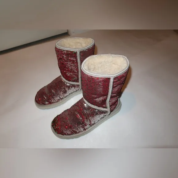 RARE Ugg Multicolor Sequin Color Changing Classic Short Silver Ted Green Boot