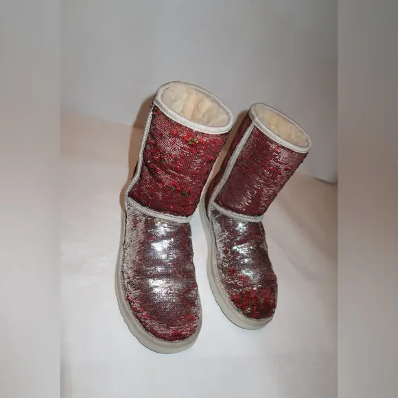 RARE Ugg Multicolor Sequin Color Changing Classic Short Silver Ted Green Boot
