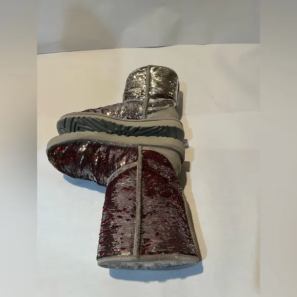 RARE Ugg Multicolor Sequin Color Changing Classic Short Silver Ted Green Boot