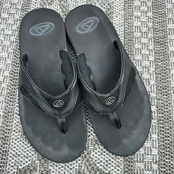 Reef Fanning Leather flip flops