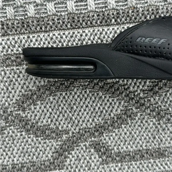 Reef Fanning Leather flip flops