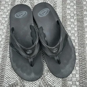 Reef Fanning Leather flip flops