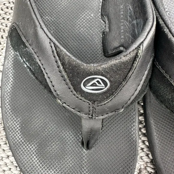 Reef Fanning Leather flip flops