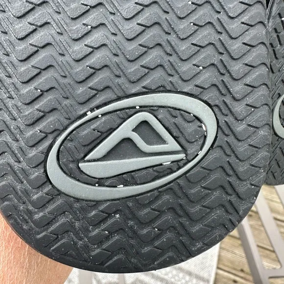 Reef Fanning Leather flip flops