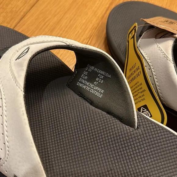Reef - Men's Reef Fanning Low Flip Flop Sandals With Bottle Opener