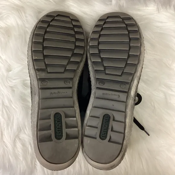 Remonte Liv 70 - Black - Size 40 (8 1/2) - New In Box