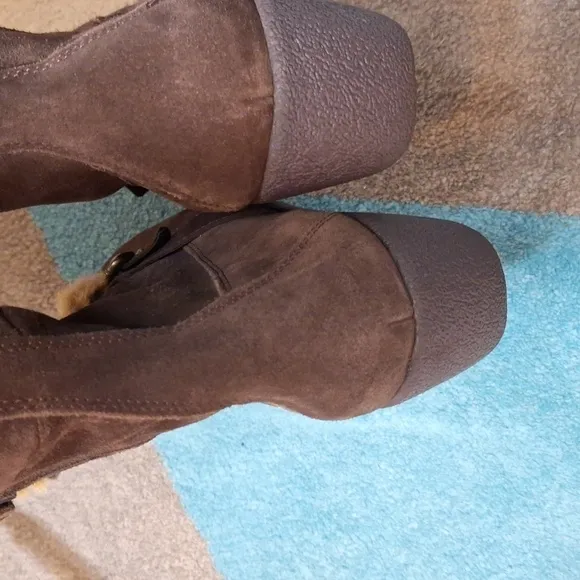 Report Shazam brown leather tall winter boots size 12 nwob