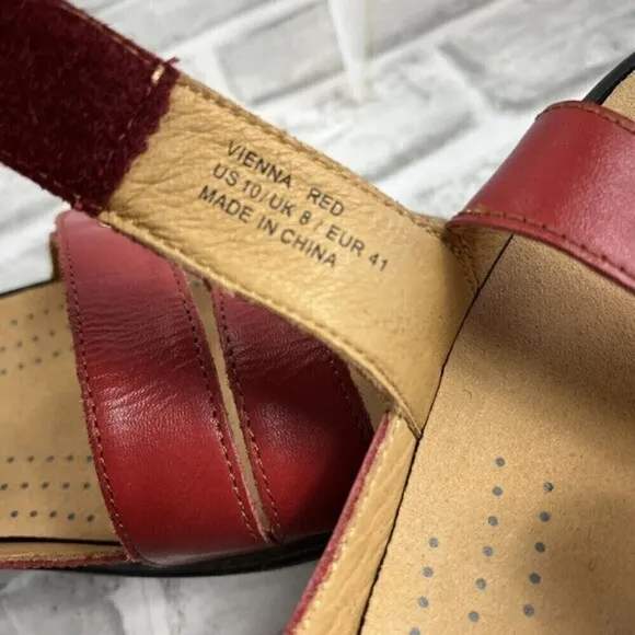 Revere Vienna Women's 10 Red Leather Adjustable Comfort Sandals