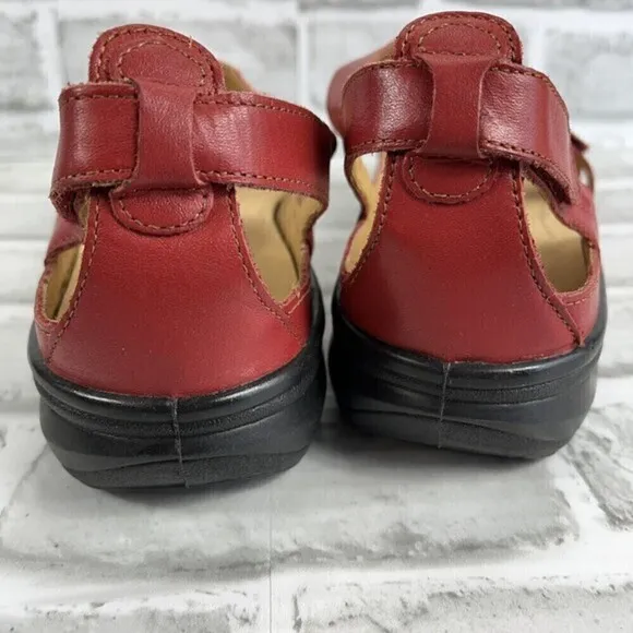 Revere Vienna Women's 10 Red Leather Adjustable Comfort Sandals