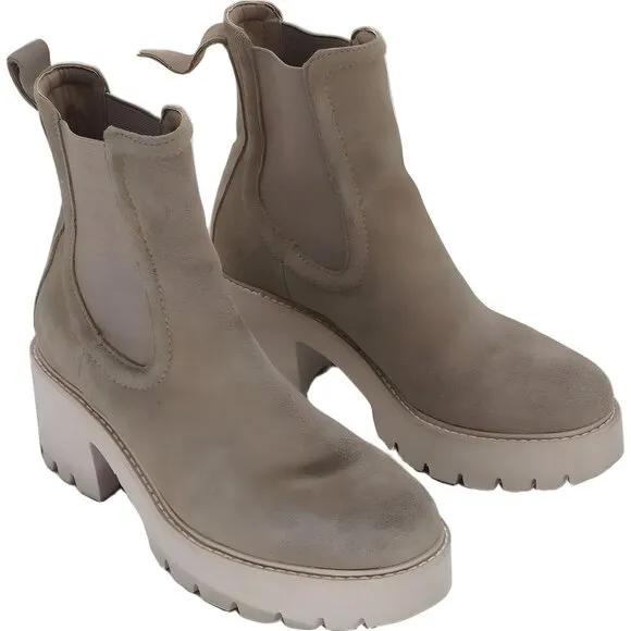 RIBETRINI Women's Classic Beige Chelsea Boots Size 7 - Broken Heel Tab