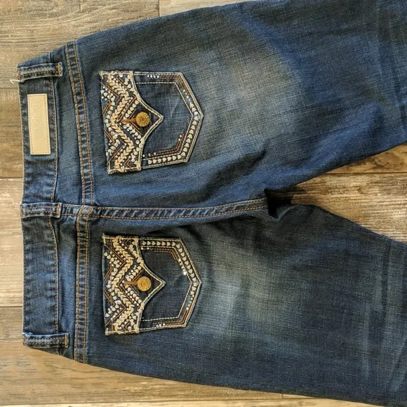 ROCK &amp; ROLL COWGIRL Aztec embroidery mid-rise medium wash bootcut jeans sz28x34L