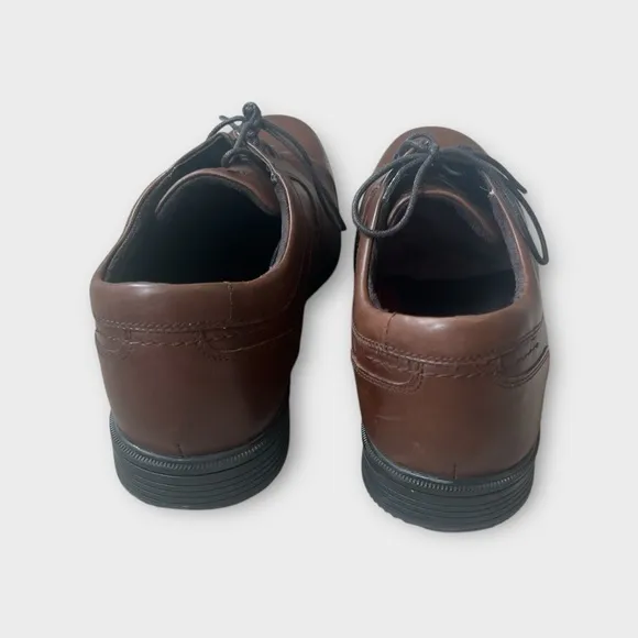 Rockport's leather Taylor Waterproof Cap Toe shoes in tan 15W