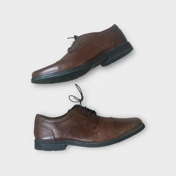 Rockport's leather Taylor Waterproof Cap Toe shoes in tan 15W