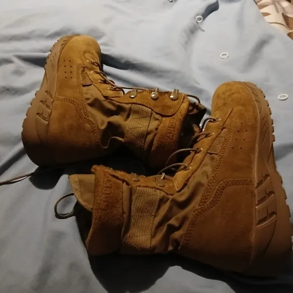 Rocky brand mens boots. New in box. Size 6.5