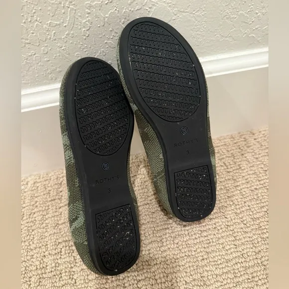 ROTHY’S The Kids Loafer in Olive Camo Size 3