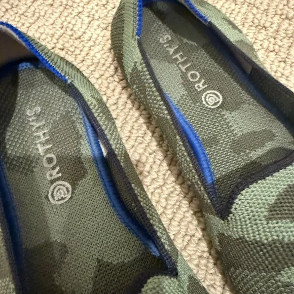 ROTHY’S The Kids Loafer in Olive Camo Size 3