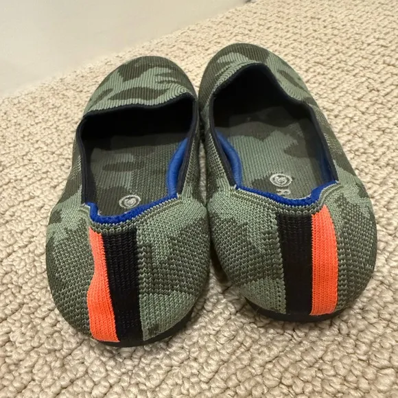 ROTHY’S The Kids Loafer in Olive Camo Size 3