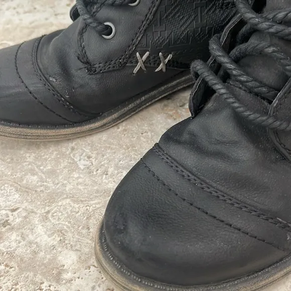 ROXY Mountain &amp; The Seas black tall winter lace up boots size 6.5
