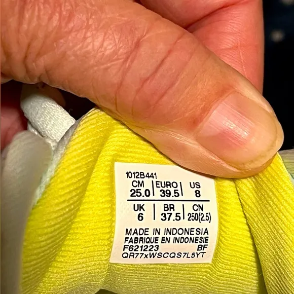 SALE-LIKE NEW ASICS Women's Gel-Cumulus25 Running Shoes Sz 8 Blue-Yellow Worn 2X