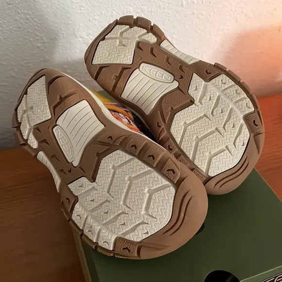 SALE! Youth Keen Newport H2 Orange Peel/Yellow Water Shoes