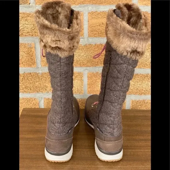 Salomon tall fur boots size 7.5