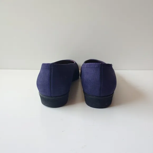 Salvatore Ferragamo Suede Deep Purple Flats Shoe Size 7.5 B Round Toe Modest