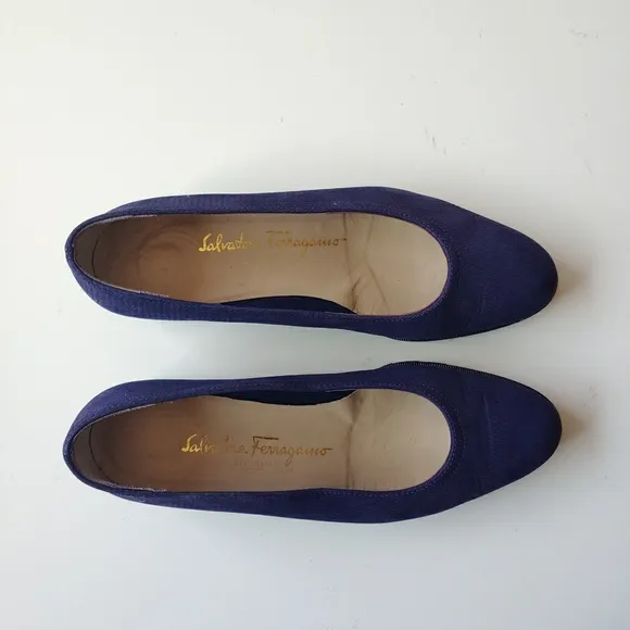 Salvatore Ferragamo Suede Deep Purple Flats Shoe Size 7.5 B Round Toe Modest