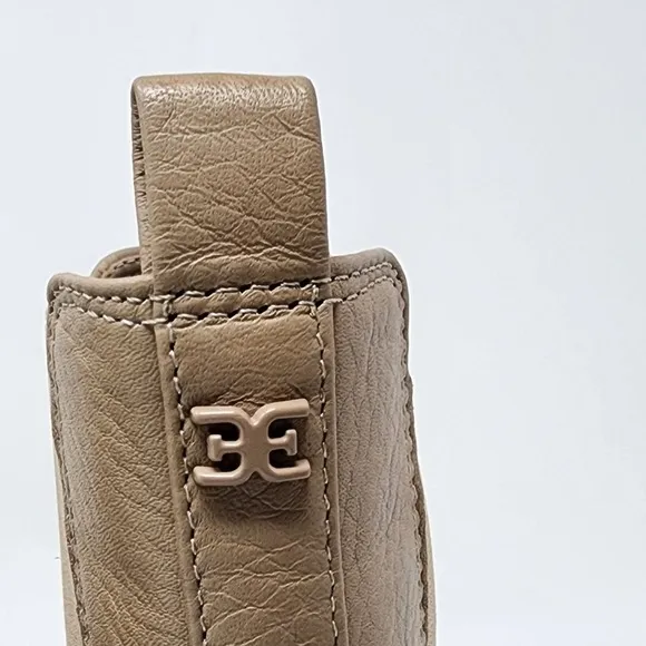 Sam Edelman Women 9 Daelyn Chunky Lug Sole Short Chelsea Boot Cream Tan Leather