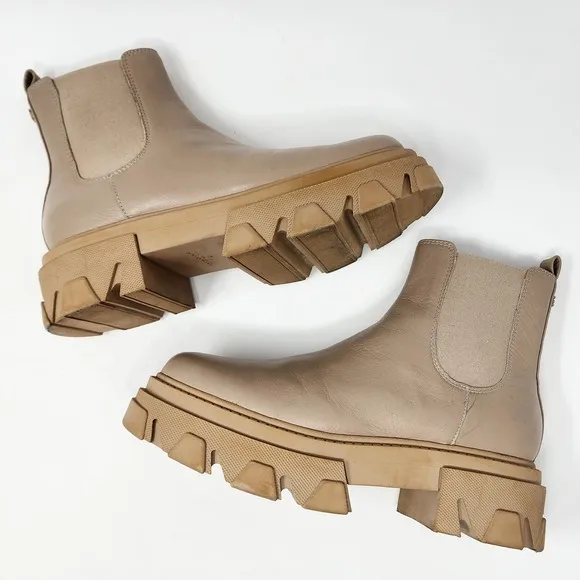 Sam Edelman Women 9 Daelyn Chunky Lug Sole Short Chelsea Boot Cream Tan Leather
