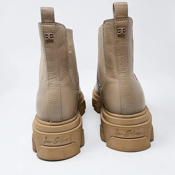Sam Edelman Women 9 Daelyn Chunky Lug Sole Short Chelsea Boot Cream Tan Leather
